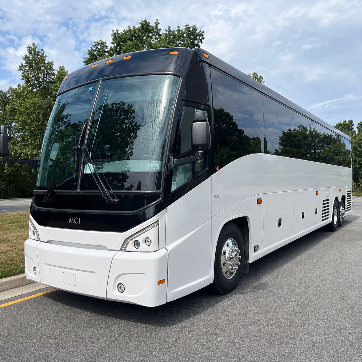 charter buses for burbank trade show attendees traveling from lax
