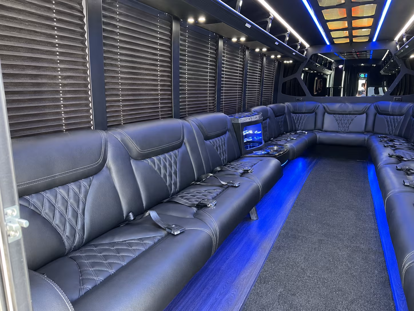 school field trip and group tour buses in burbank